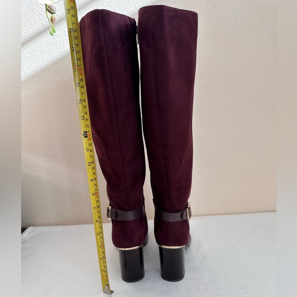Bandolino Bilya Wine Suede/Leather Gold Buckle Knee High Boots Women’s 8.5M - Picture 10 of 14
